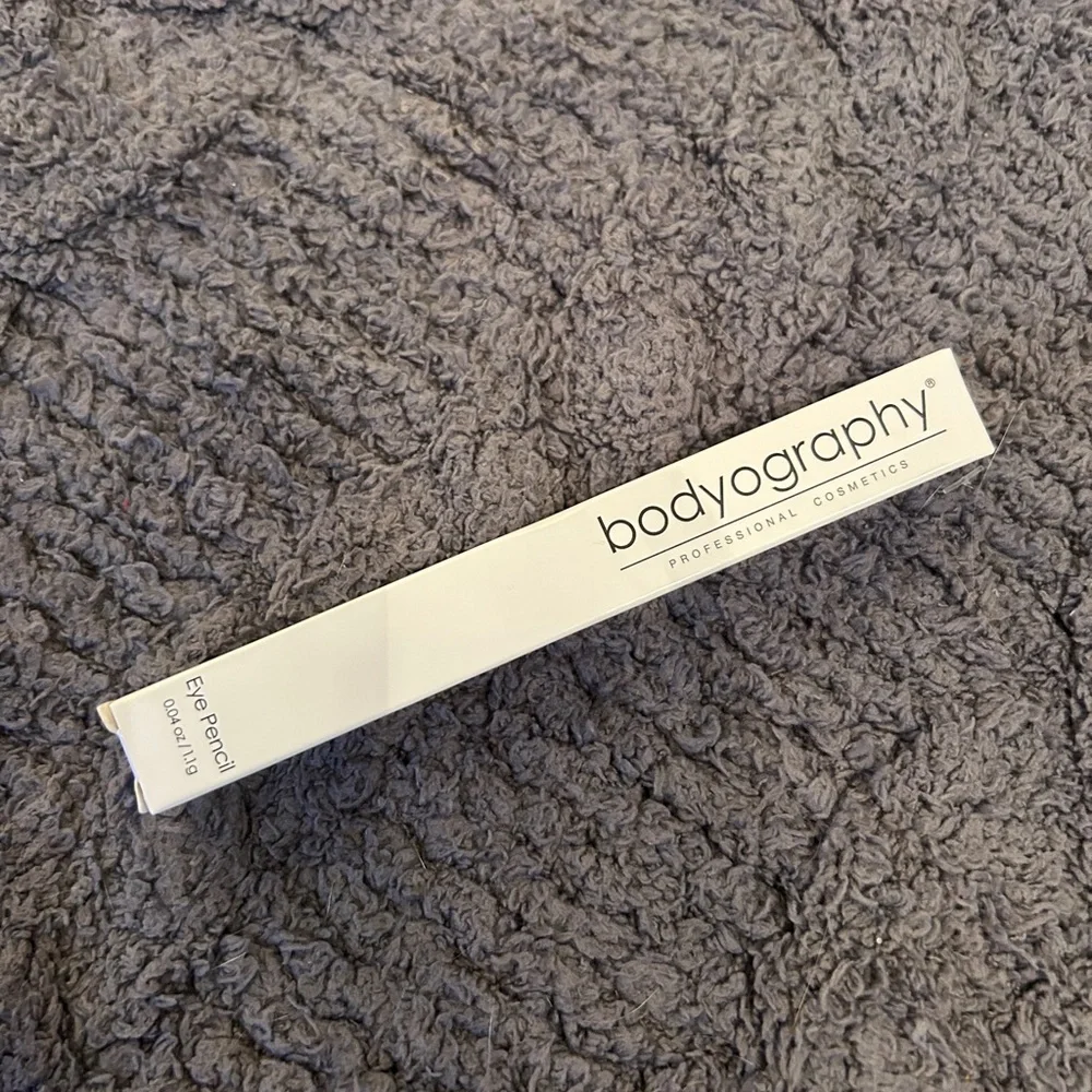 Makeup Bundle - Picture 13 of 13
